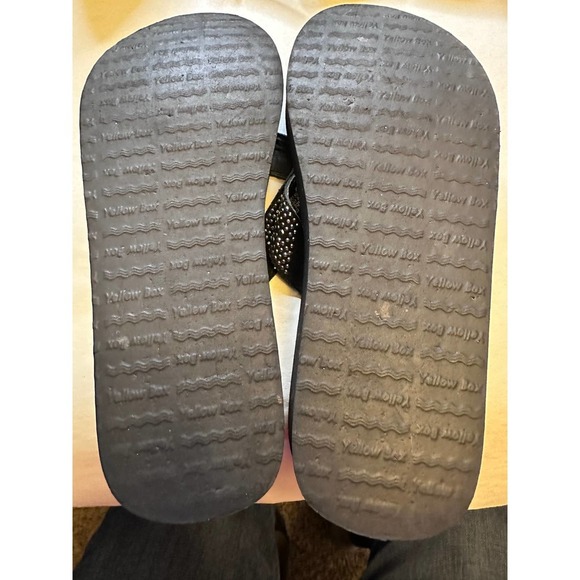 Yellow Box Studded Flip Flops Size 7 - Picture 3 of 4